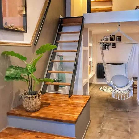 Apartment Loft Cosy Original - Ideal Pour Sejour Touristique A Facile -- Acces Hyper-centre En Voiture Facile -parking Garage Prive Sur Demande-- 