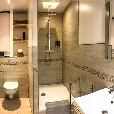 Apartment Loft Cosy Original - Ideal Pour Sejour Touristique A Facile -- Acces Hyper-centre En Voiture Facile -parking Garage Prive Sur Demande-- 