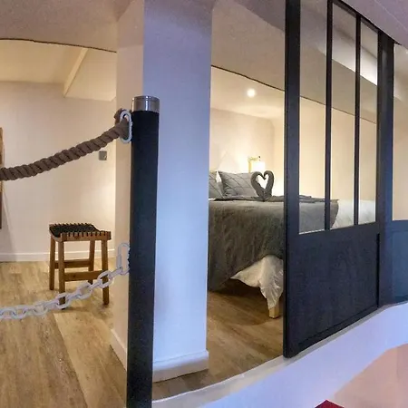 Loft Cosy Original - Ideal Pour Sejour Touristique A Facile -- Acces Hyper-centre En Voiture Facile -parking Garage Prive Sur Demande-- 